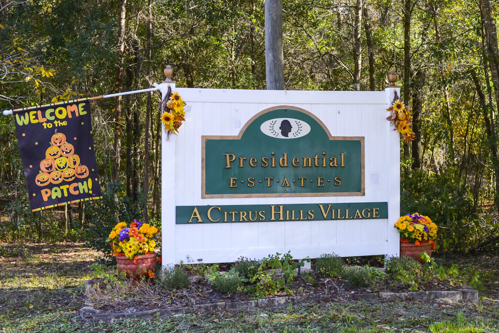 Presidential Estates entrance sign